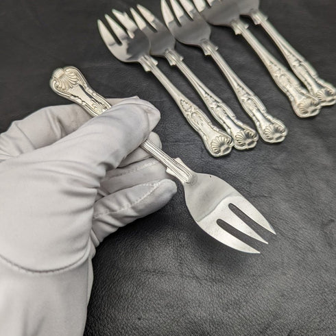 6 把英國復古鍍銀叉子裝在一個盒子裡